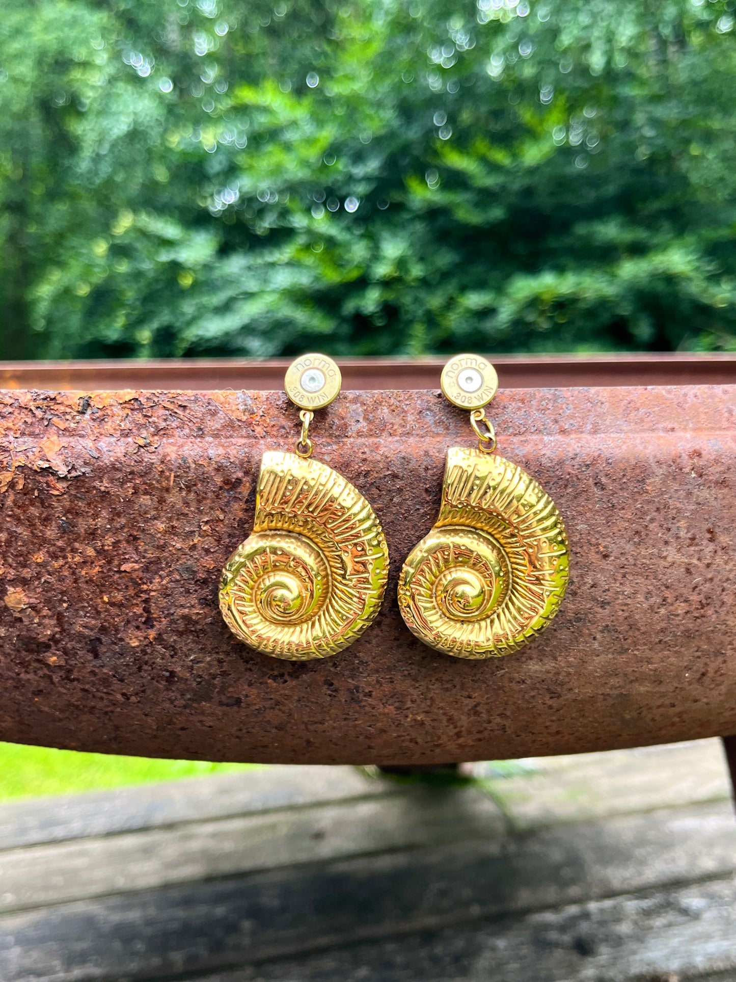 Golden Shelly
