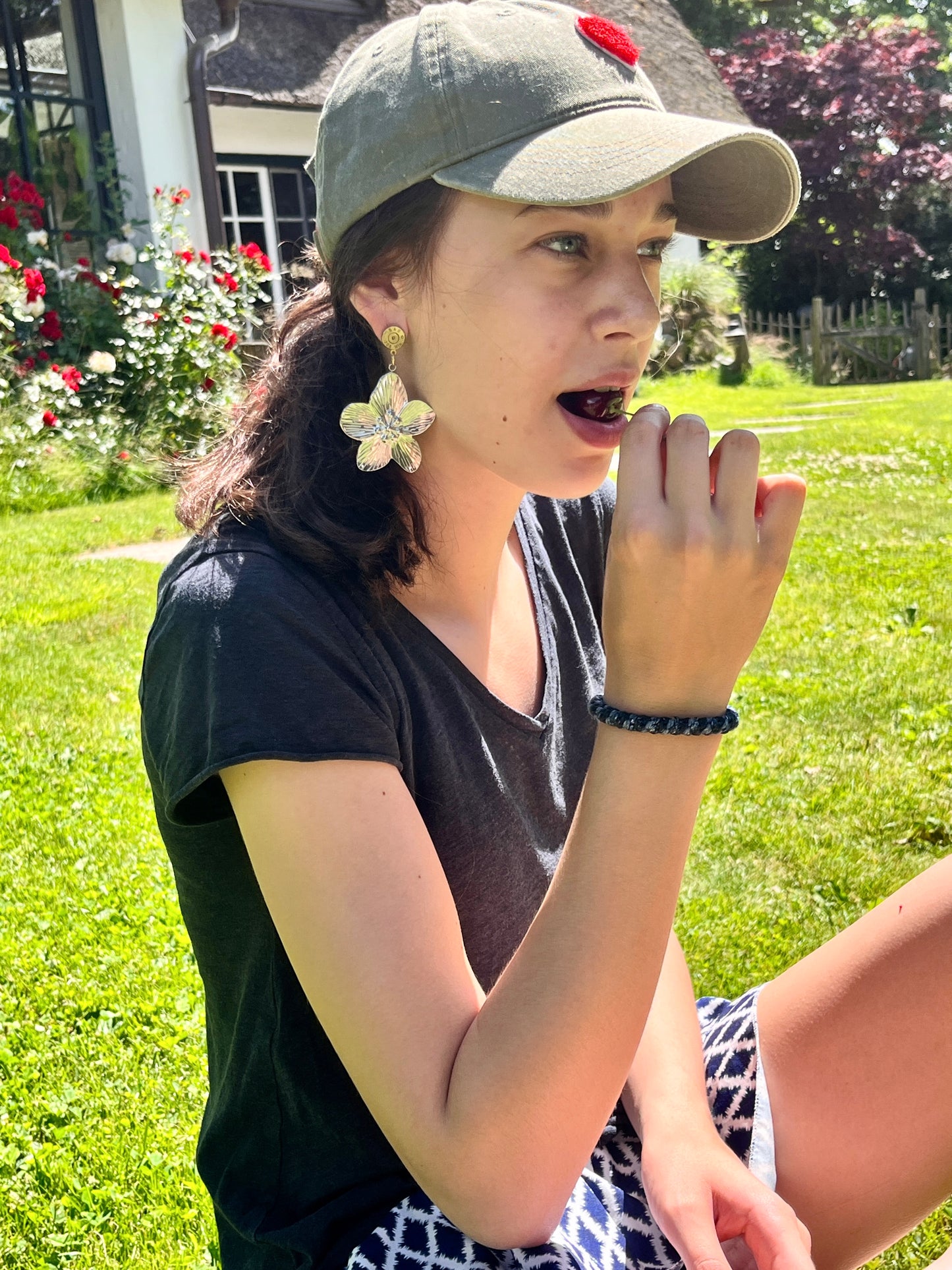 Silver Flower Hour