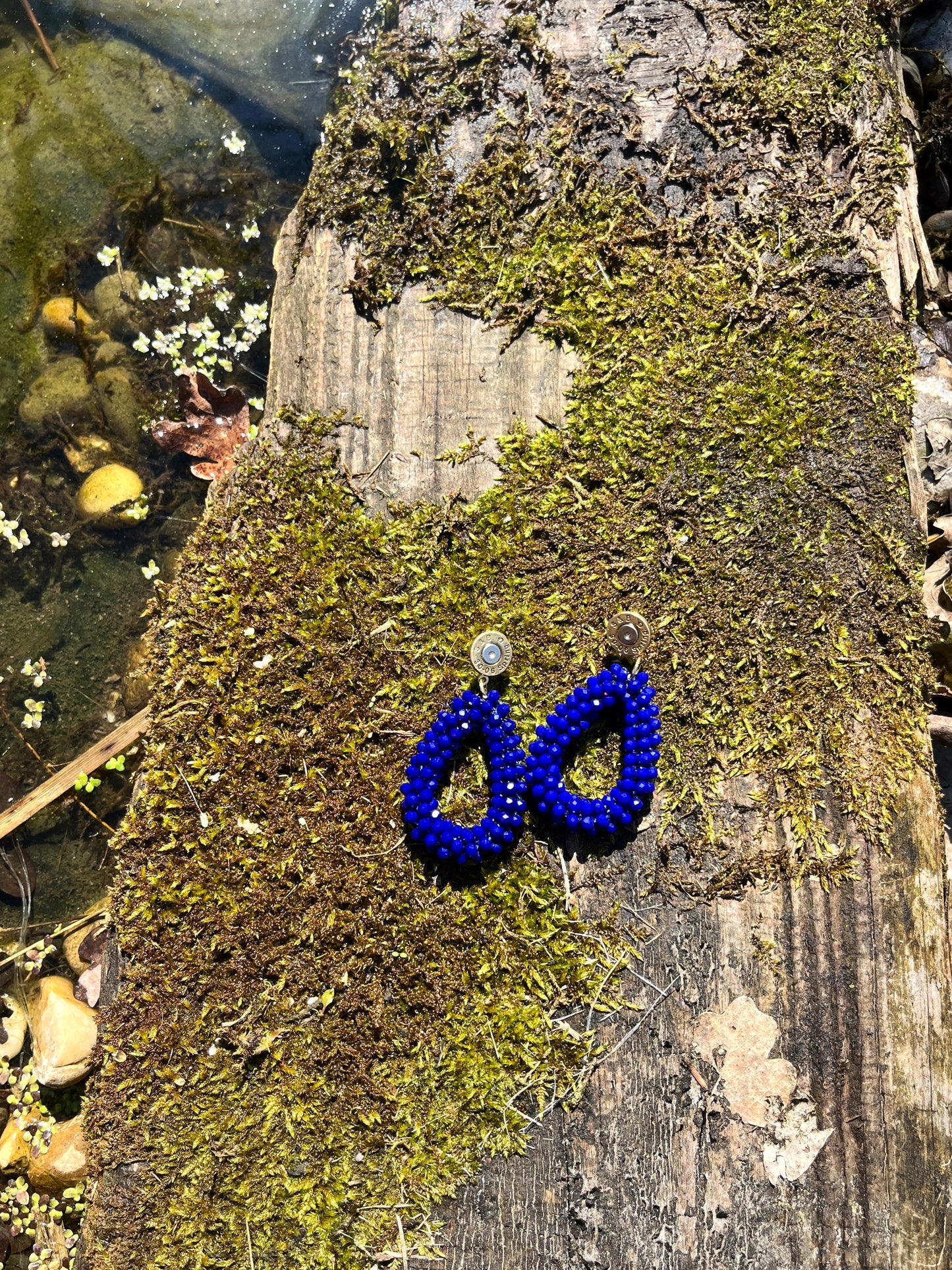 Felicity in Blau