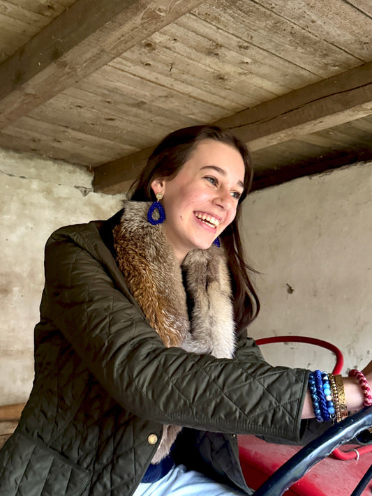 Felicity in Dunkelblau